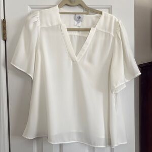 CAbi Women's Cream V-Neck Top